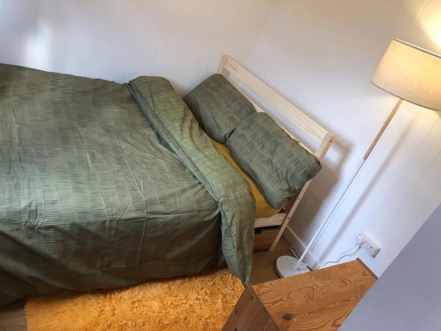 Mini Cabin In A Quiet Area London Exterior photo